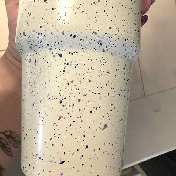 Stanley 40oz Tumbler *Brand new* Cream Speckle w/purple accents - Picture 8 of 8